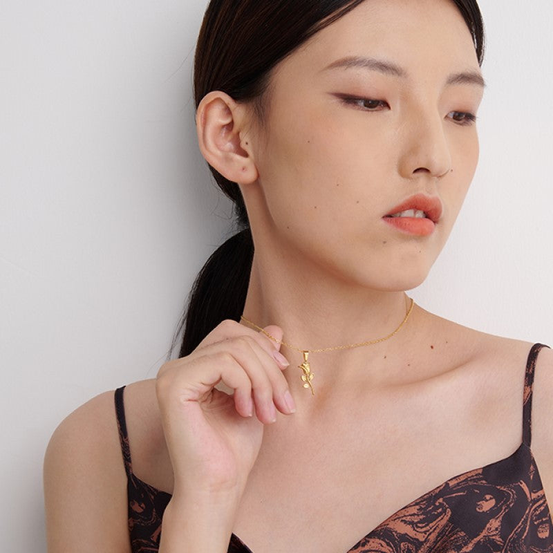 Classic French Retro Three-dimensional Rose Stainless Steel Pendant Necklace